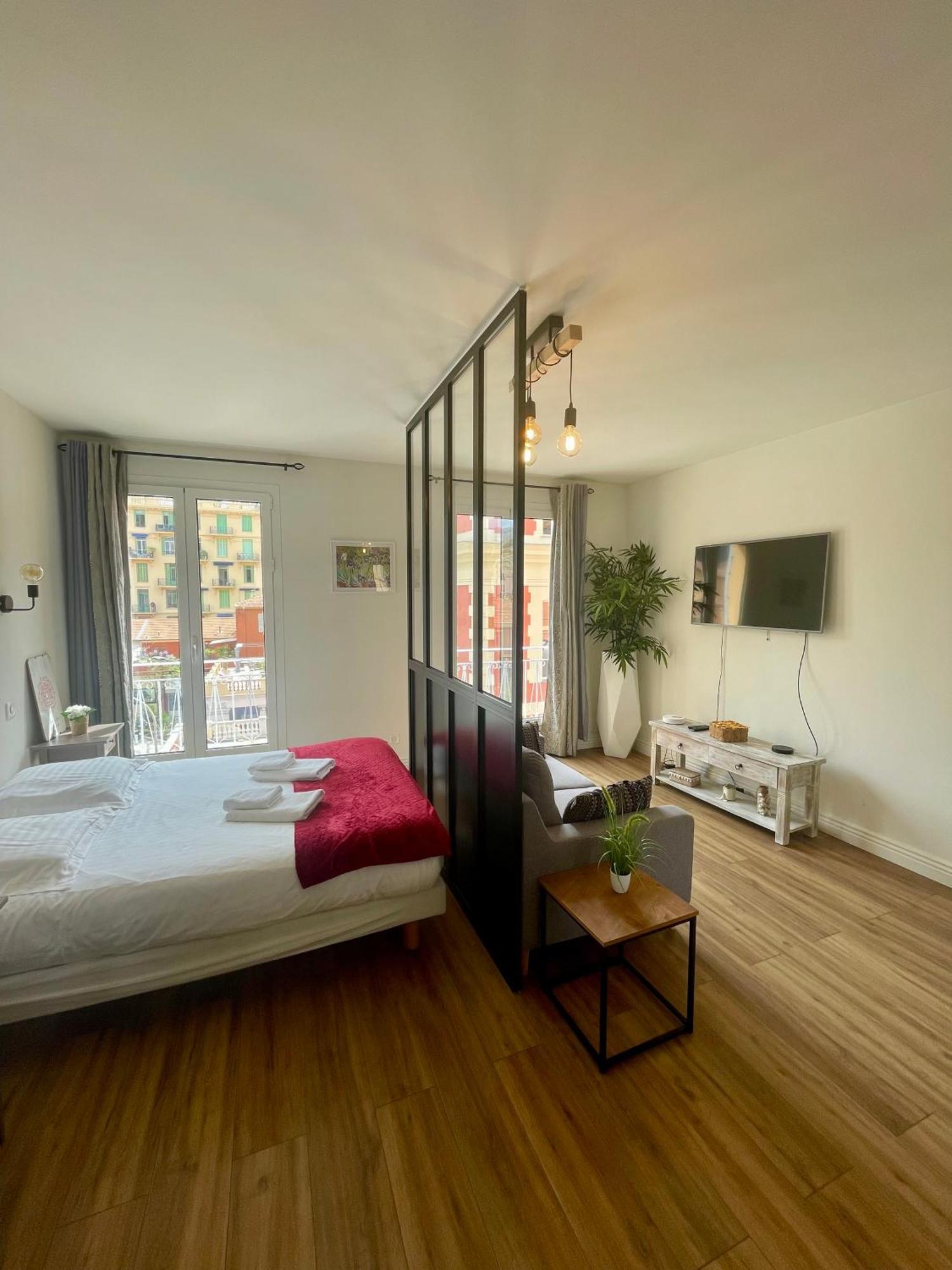 Le Verlaine, Studio En Centre Ville A Deux Minutes Des Plages Mentona Zewnętrze zdjęcie